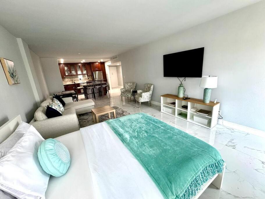 Sunny Isles Beach Spacious Apartment Exteriér fotografie